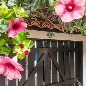 Casa 2 Quartos A 500m Da Rua Pedras, Em C Vaga, Portaria 24hs Brasil